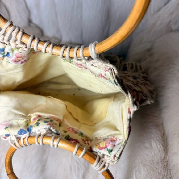Floral Woven Handbag with Wooden Handles - Picture 3 of 3